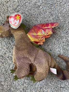 1998 Ty Beanie Baby, Scorch the Dragon.